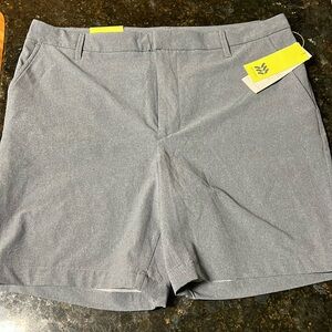 All in Motion Men's Cargo Golf Shorts NWT 38